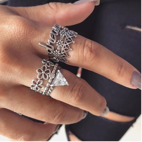 Jewelry - Vintage Bohemian Style Knuckle Rings Set